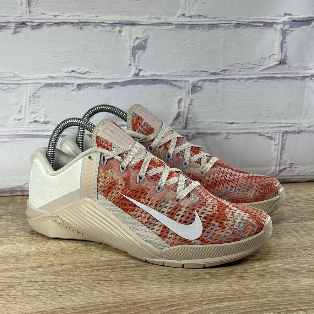 Nike Metcon 6 Desert Sand Crimson Training Running Shoes Women's Size 8 Sneakers